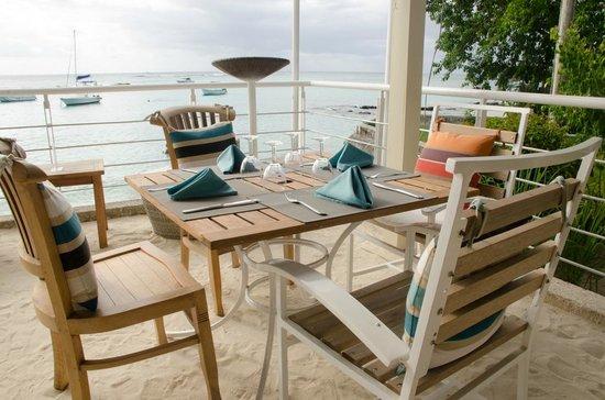 Mavericks Beach Bar