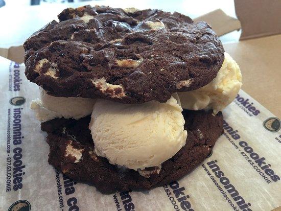 Insomnia Cookies