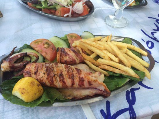 Karavomilos Taverna