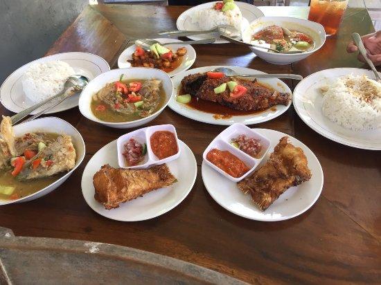 Warung Tut Murda