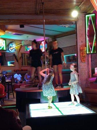 VIRA Tiki-Bar