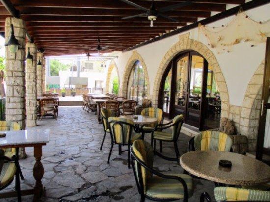 Feggari Taverna
