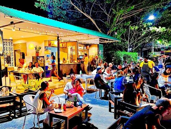 Eak Ka-Nake Bar&Restaurant