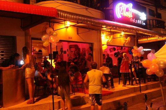 Elvis Rock & Roll Bar Kamala