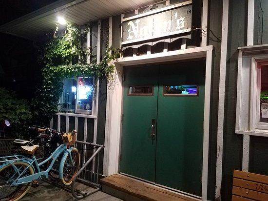 Nolan's Pub