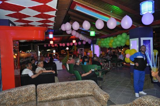 Bar 52