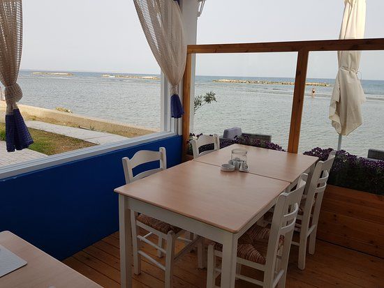 Mer Bleue Beach Restaurant